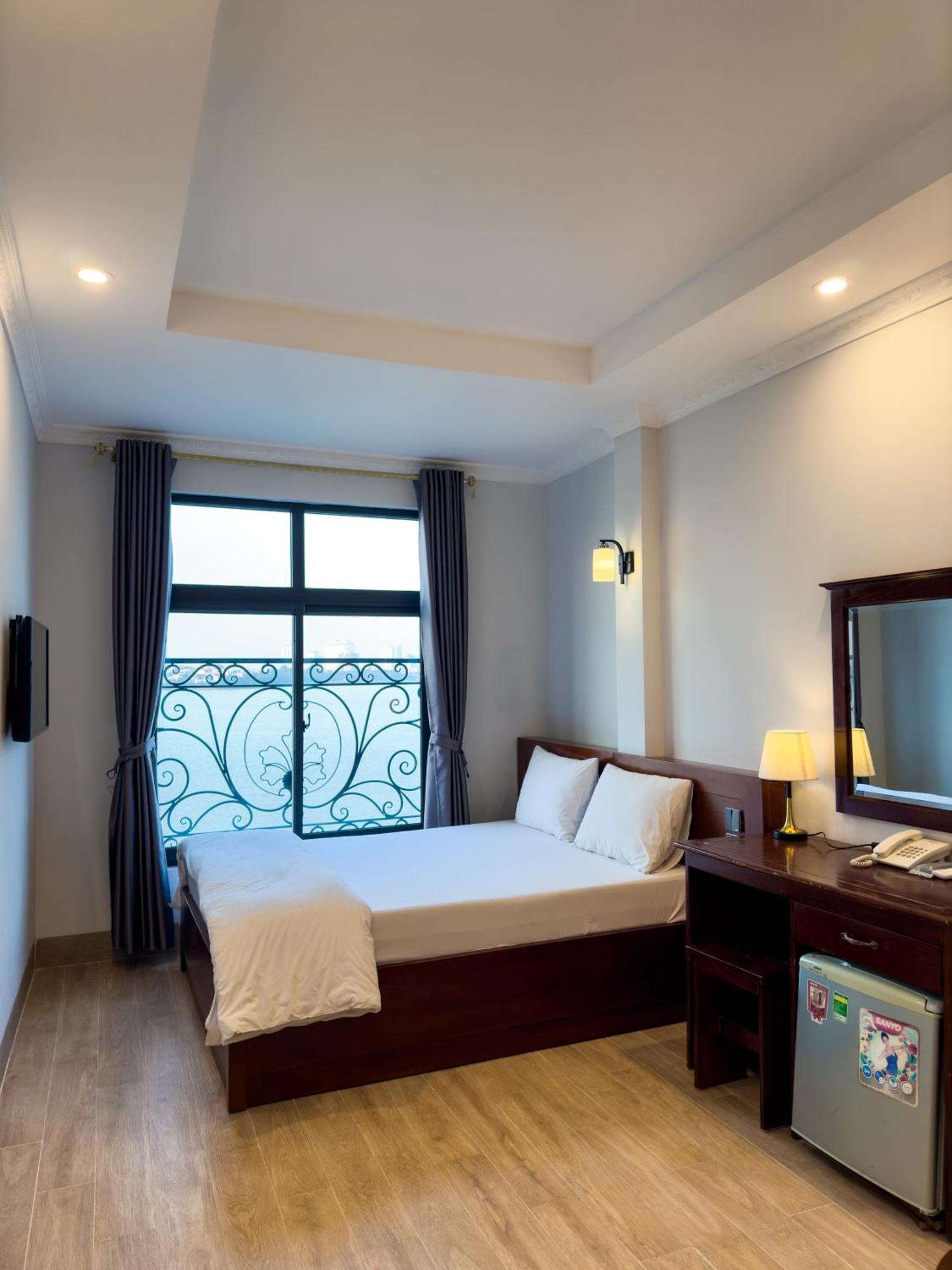 Ven Ho Hanoi
